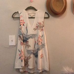 White Gaze Crane Soft Sleeveless Tunic Top